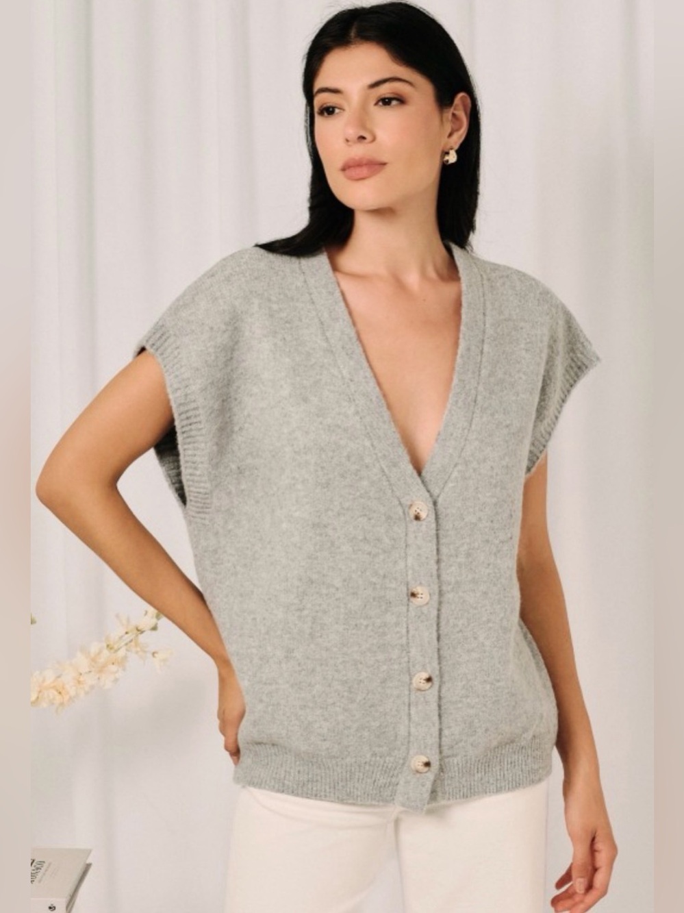 Oversized Light Gray Button-Front V-Neck Knit Sweater Vest